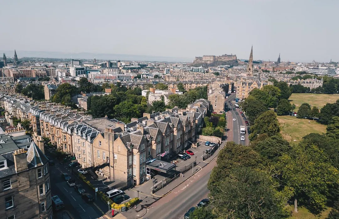 Ja The Bruntsfield - Edinburgh-1